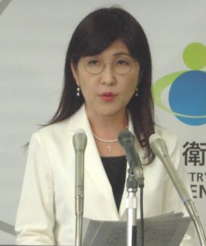 会見する稲田朋美防衛相=9日、東京都市ヶ谷の防衛省
