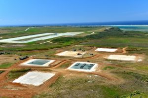 伊江島補助飛行場=2013年撮影