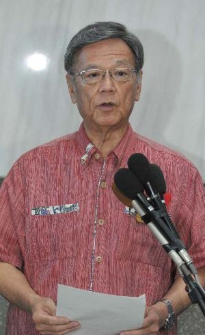 「辺野古新基地は造らせない」とあらためて決意を述べる翁長雄志知事=13日午後5時すぎ、沖縄県庁