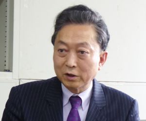 南西諸島への自衛隊配備に反対を表明する鳩山由紀夫元首相=29日午後、県庁