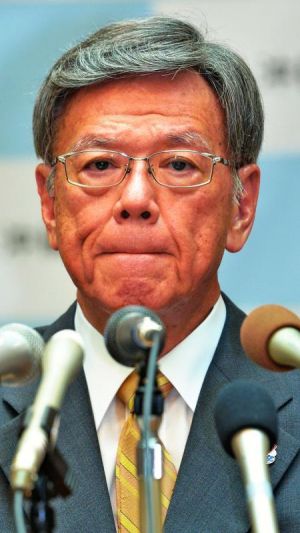 「不退転の決意で辺野古新基地建設阻止に取り組む」と語った翁長雄志知事=20日、沖縄県庁