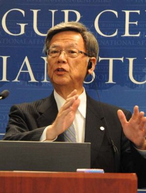 新基地建設計画の見直しを訴える翁長雄志知事=2日、米のジョージ・ワシントン大学