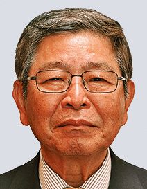 仲里利信氏
