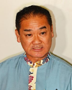 県知事選への出馬を正式に表明した佐喜真淳宜野湾市長=14日午後、宜野湾市役所