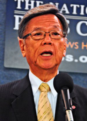 全日程を終え、訪米の成果を語る翁長雄志知事=3日夕、ワシントン・ナショナルプレスセンター