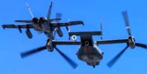 戦闘機(後方)に空中給油するオスプレイ(海兵隊航空計画より)