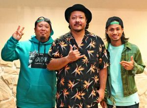 20周年を迎えたモンゴル800。(右から)儀間崇、上江洌清作、高里悟=宜野湾市・ピーエムエージェンシー