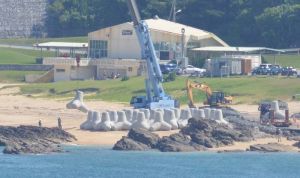 新基地建設予定地の海岸に積まれた消波ブロック=名護市辺野古の米軍キャンプ・シュワブ(6月10日撮影)