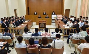 辺野古違法確認訴訟の判決が言い渡された法廷=16日午後、福岡高裁那覇支部(代表撮影)