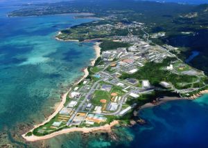 新基地建設が予定されているキャンプ・シュワブ沿岸部=7月22日、名護市辺野古(本社チャーターヘリから)