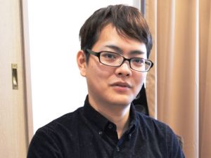「オタクであることを忘れない」と青木さん。コスプレのイベントにも出向き、市場調査にも余念がない=東京・中野区の自宅