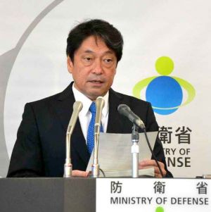 名護市辺野古の埋め立て承認撤回に伴う聴聞に向け、準備を進める考えを示した小野寺五典防衛相=7日、防衛省