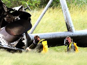 東村高江で炎上した米海兵隊ヘリ。機体の一部に放射性物質が使用されていた