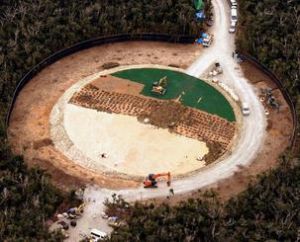 ヘリパッド建設が行われている米軍北部訓練場のG地区=12日、国頭村安波(本社チャーターヘリから)